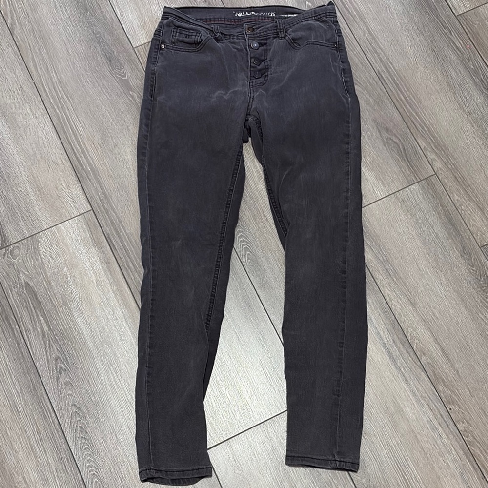 Wallflower Black Skinny Jeans Sleek Modern Design